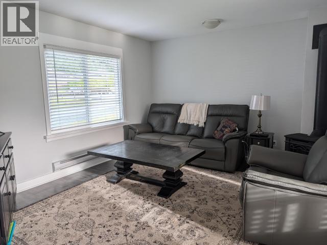 6577 KING AVE, Powell River