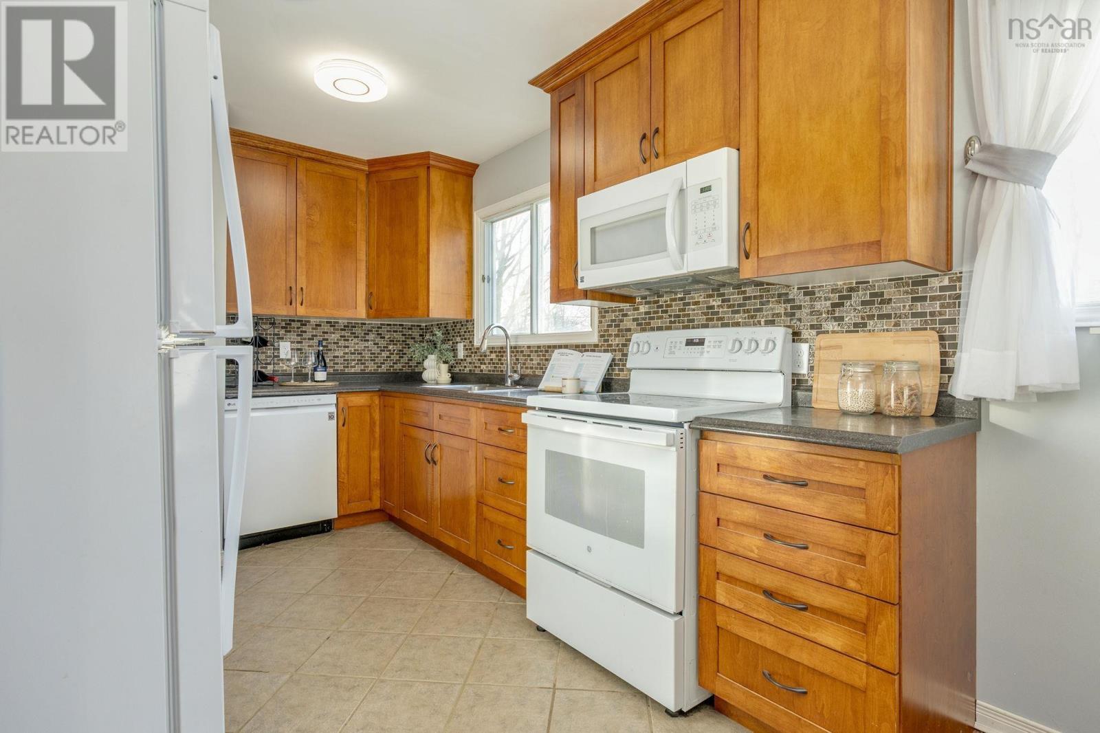 Property 10 of 36 of 74 Circassion Drive