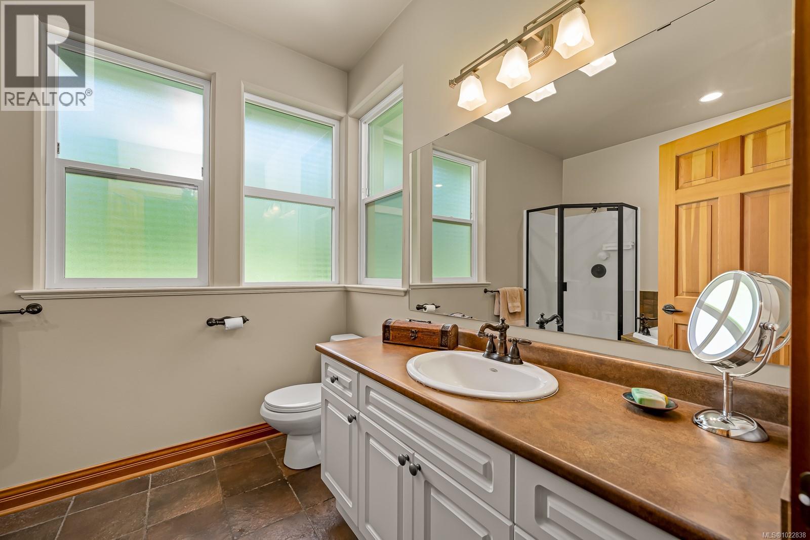 2435 Charleville Rd, Campbell River