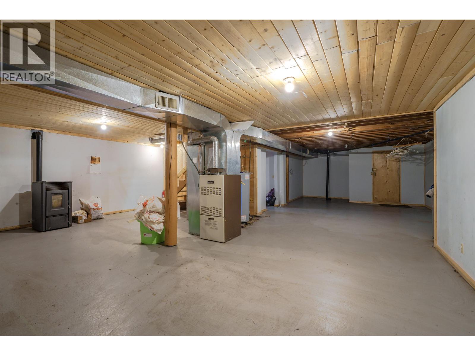 3074 SPOUT LAKE ROAD, Lac La Hache