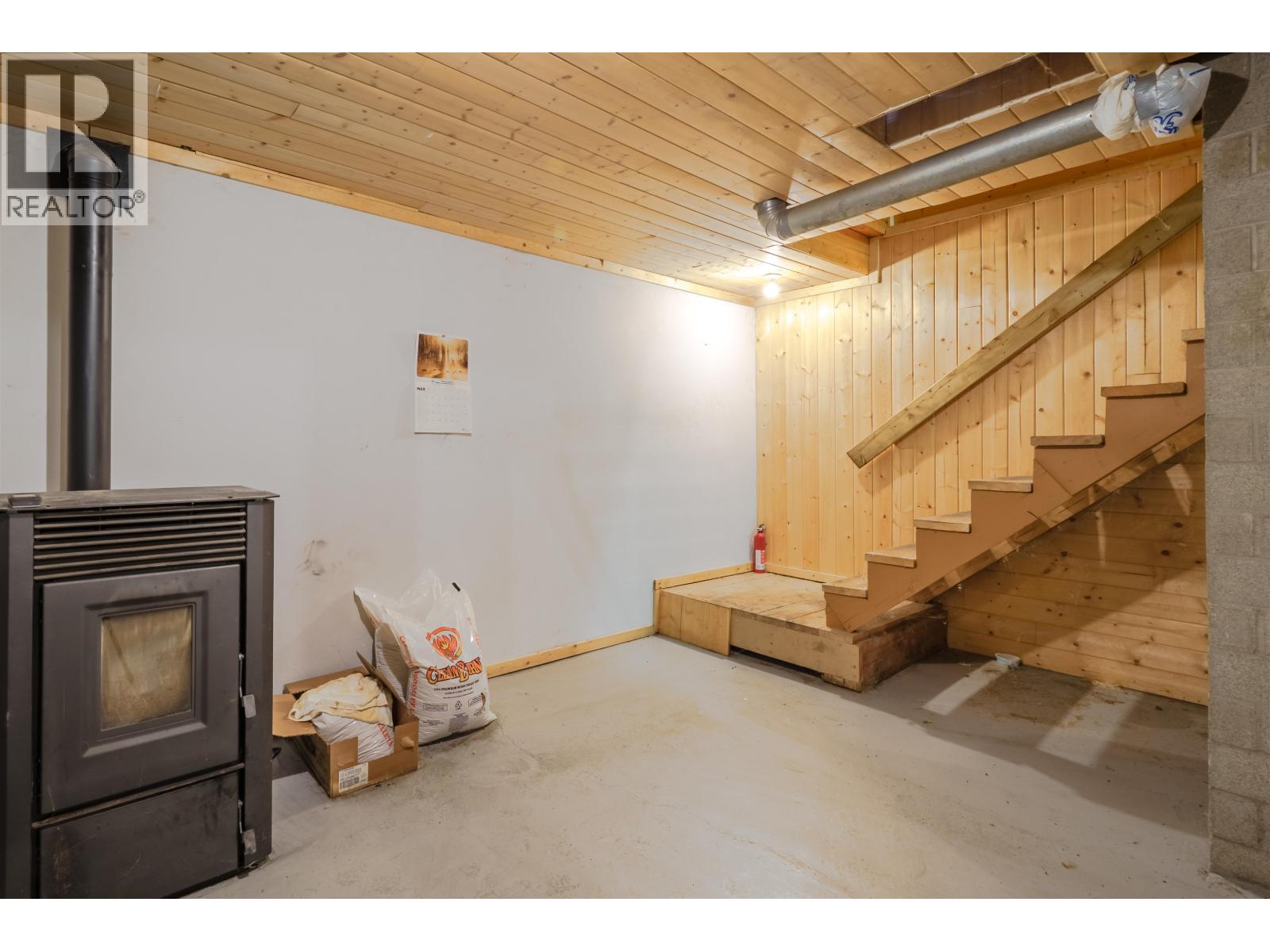 3074 SPOUT LAKE ROAD, Lac La Hache