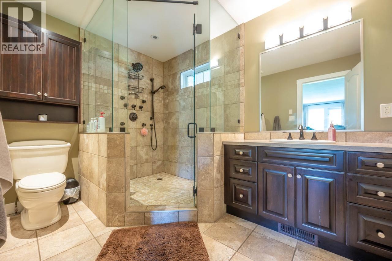 300 Jones Way Road, Oliver