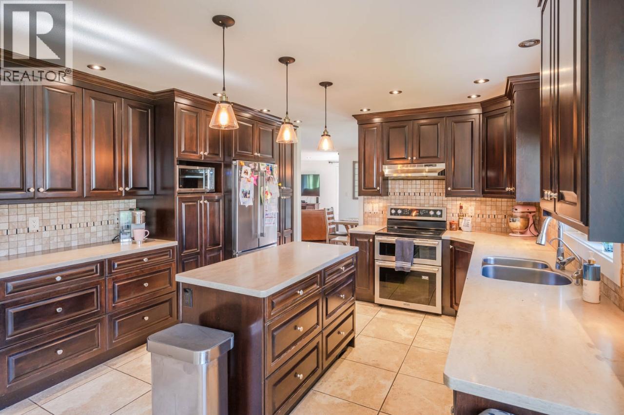 300 Jones Way Road, Oliver