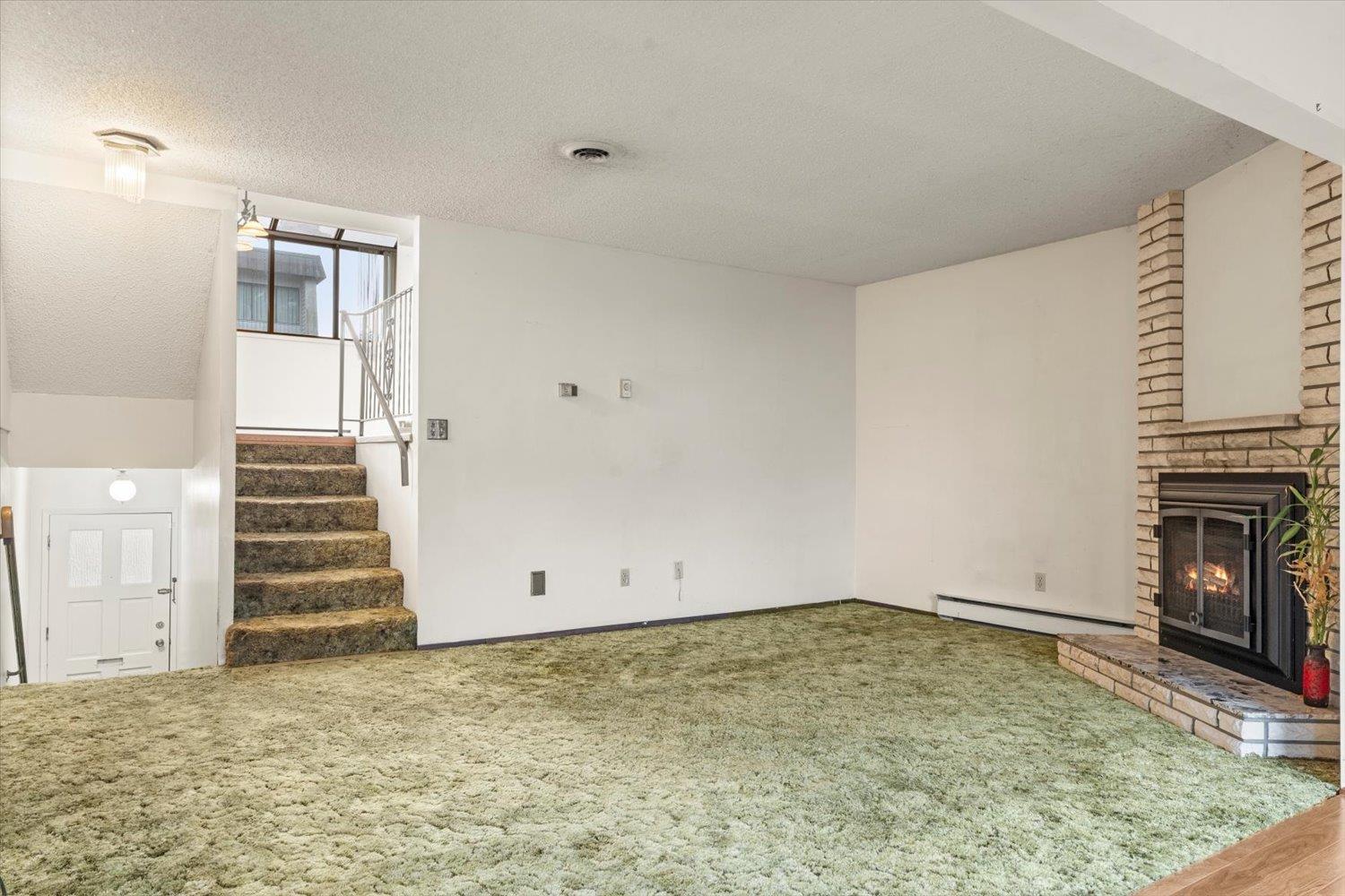 1 9446 HAZEL STREET, Chilliwack Proper East, Chilliwack