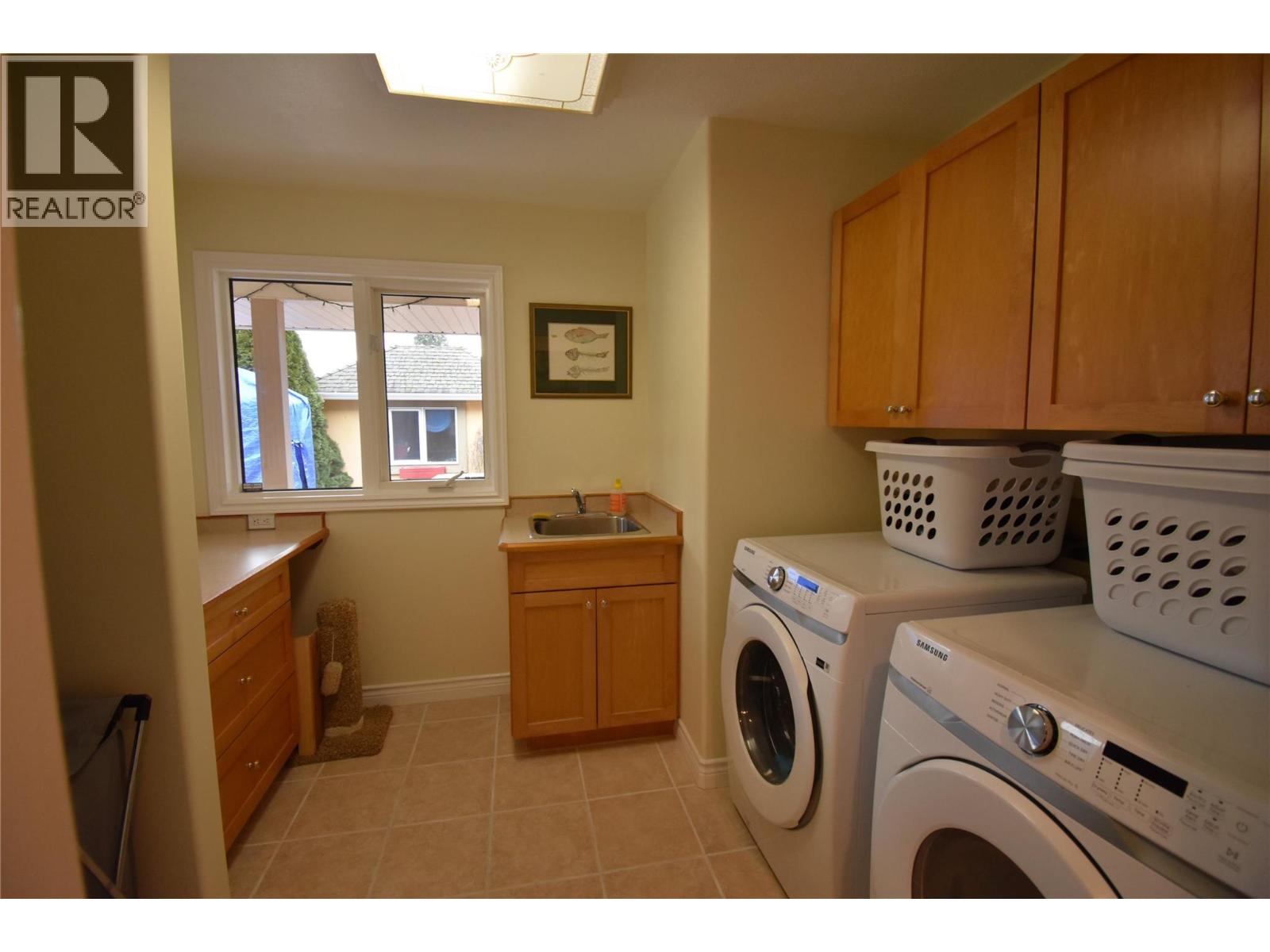 2601 9th Avenue, Castlegar