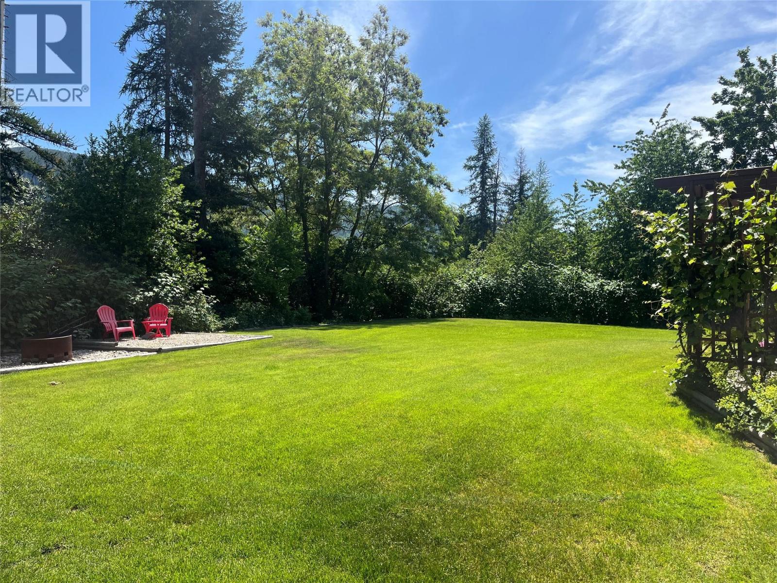 2601 9th Avenue, Castlegar