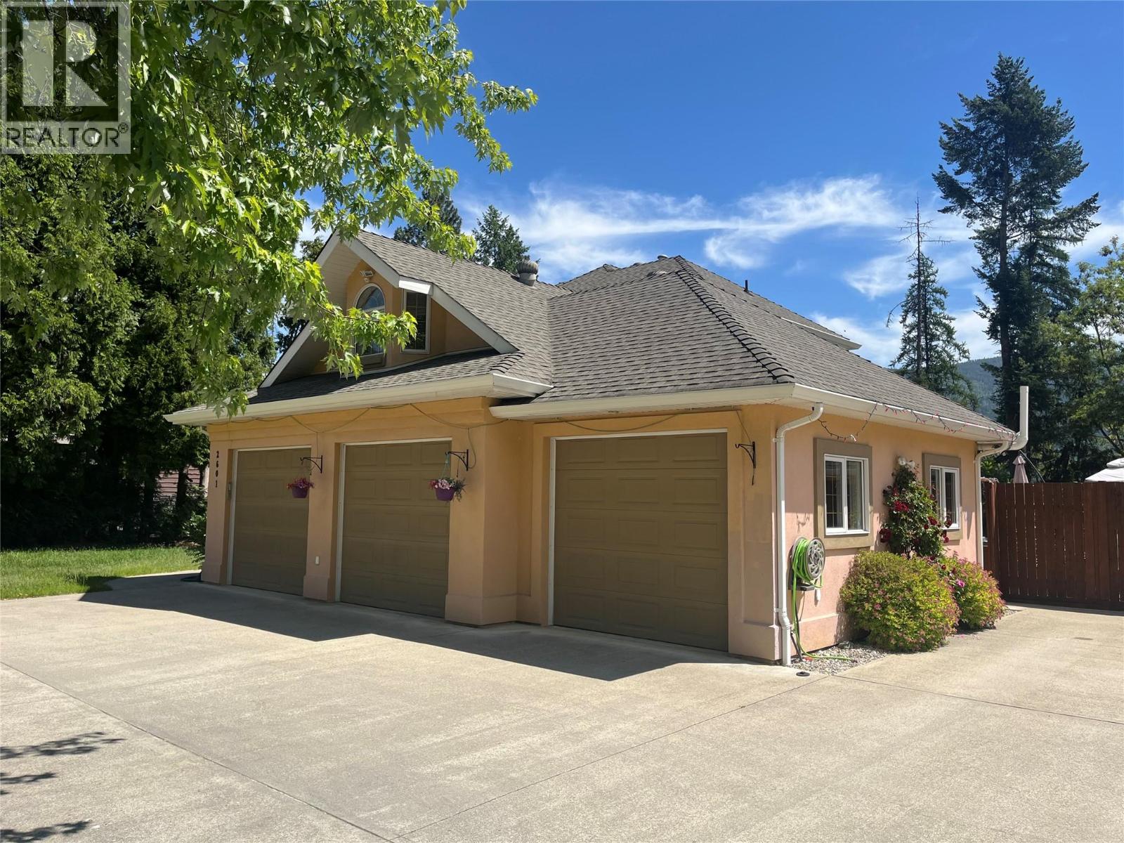 2601 9th Avenue, Castlegar