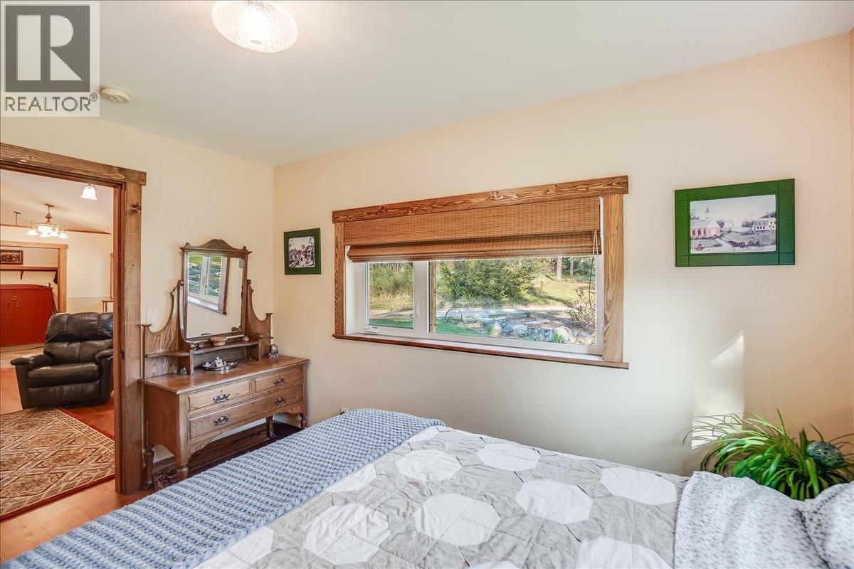 3371 Highway 3B, Fruitvale