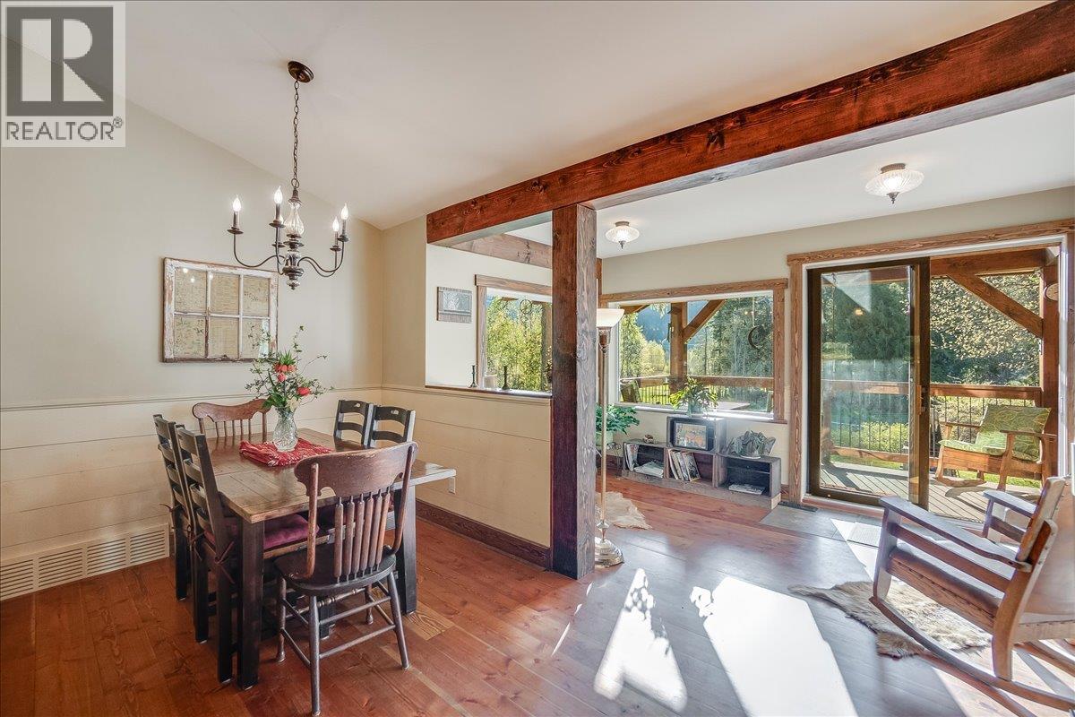 3371 Highway 3B, Fruitvale