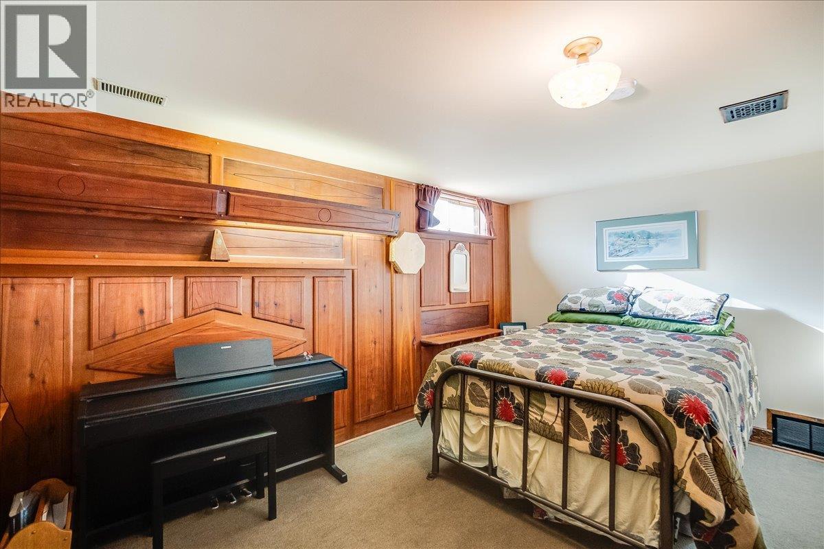 3371 Highway 3B, Fruitvale