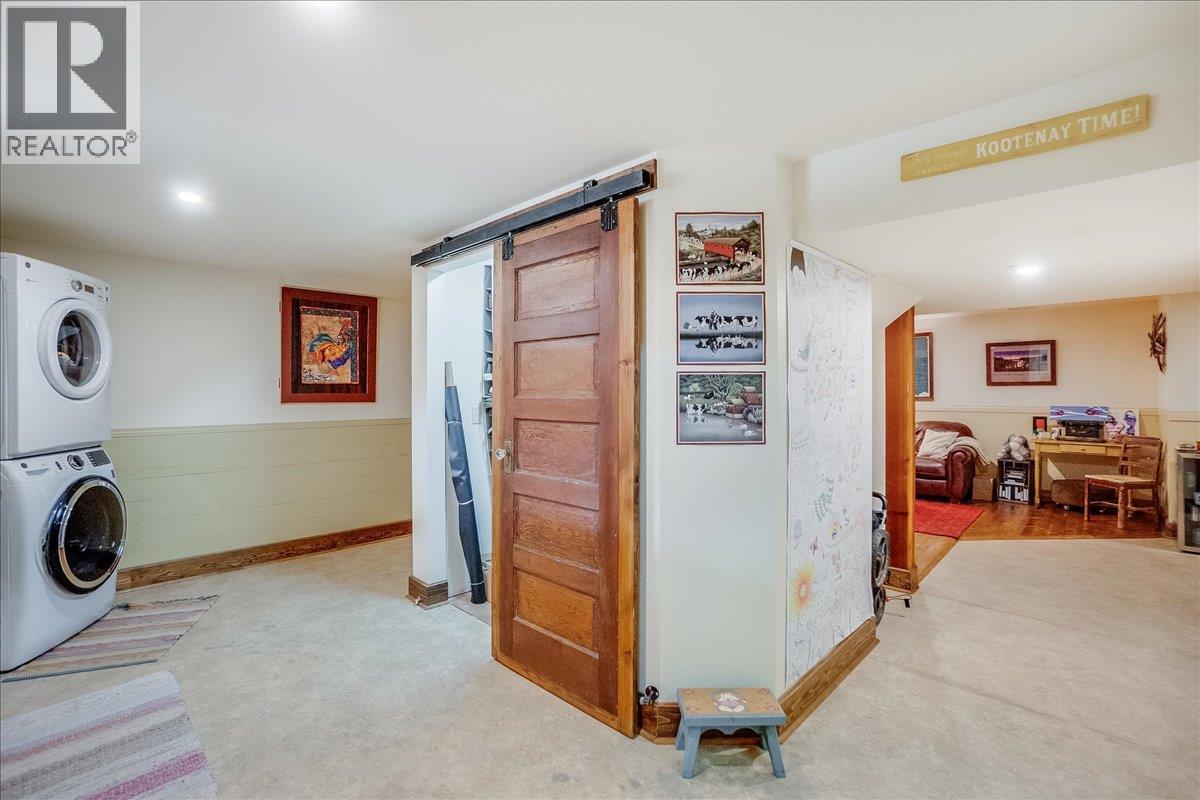 3371 Highway 3B, Fruitvale