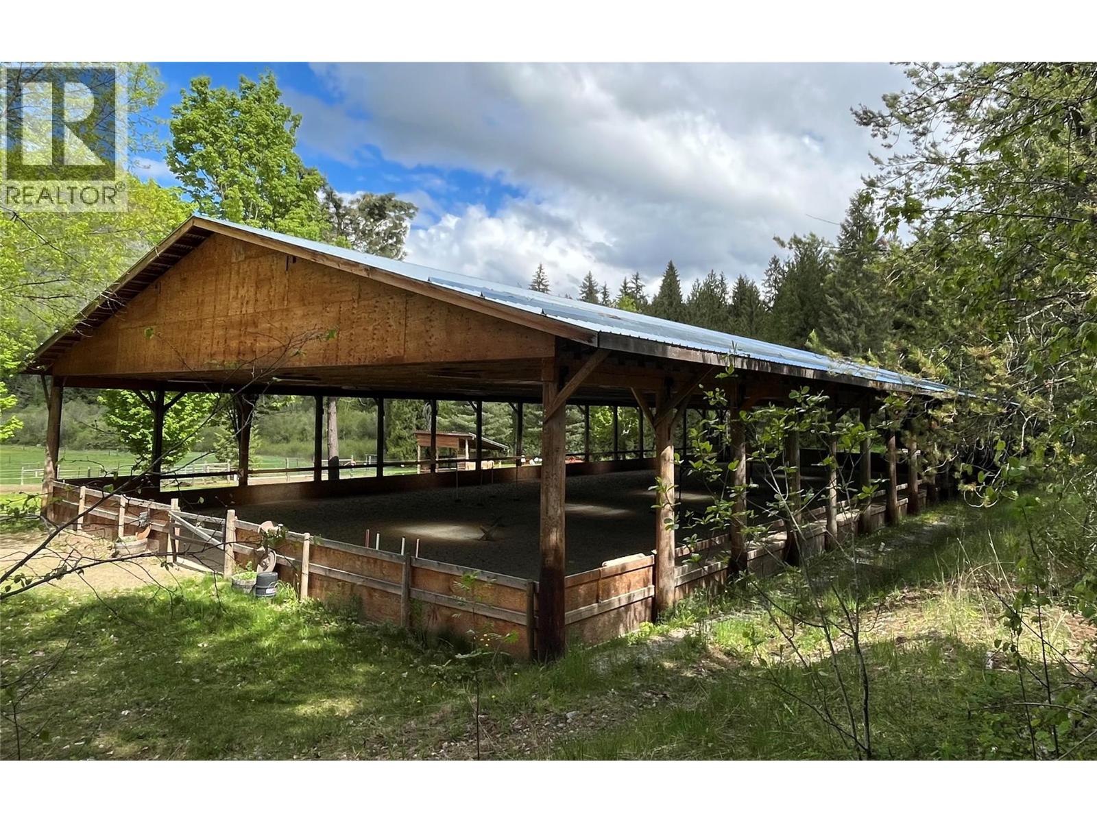 3371 Highway 3B, Fruitvale