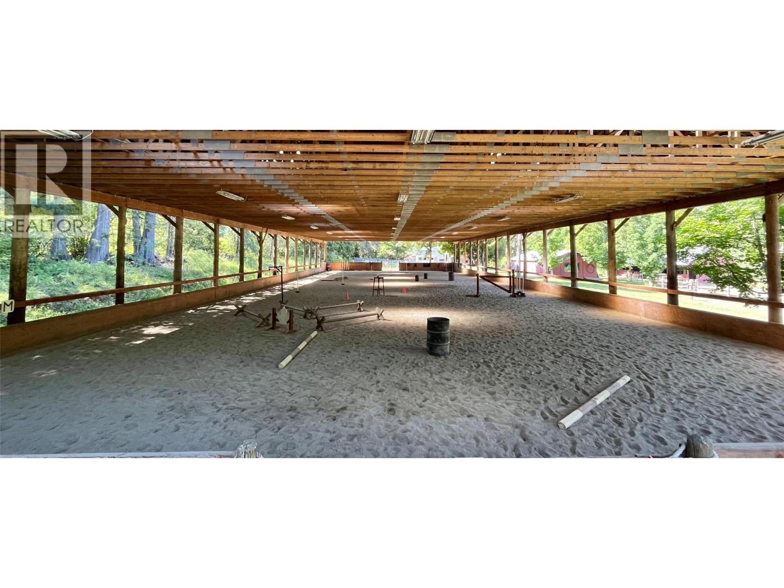 3371 Highway 3B, Fruitvale