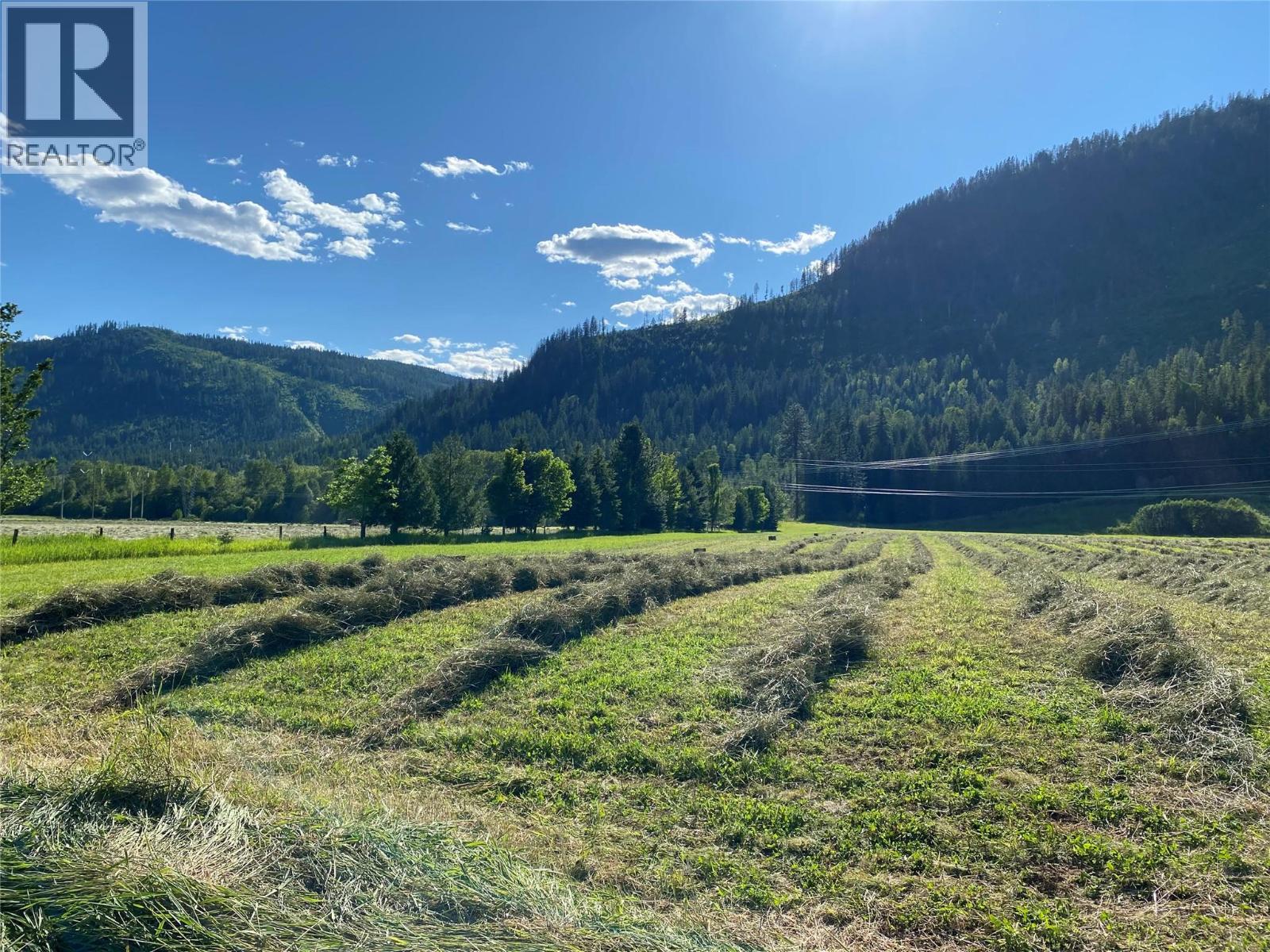 3371 Highway 3B, Fruitvale