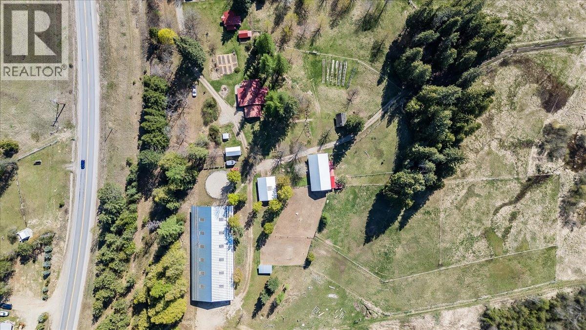 3371 Highway 3B, Fruitvale