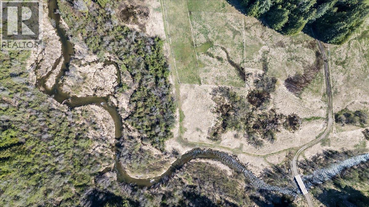 3371 Highway 3B, Fruitvale