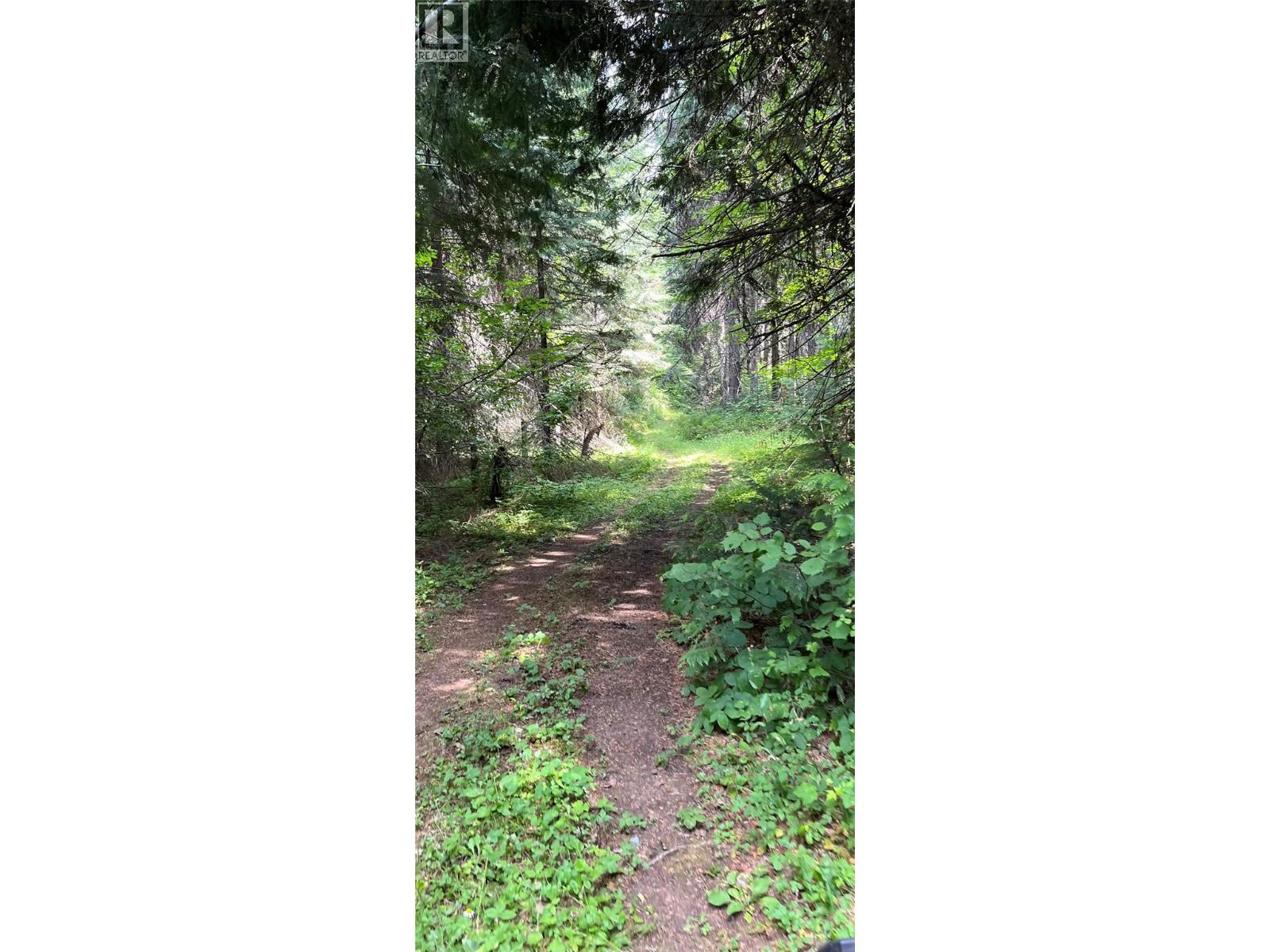 3371 Highway 3B, Fruitvale