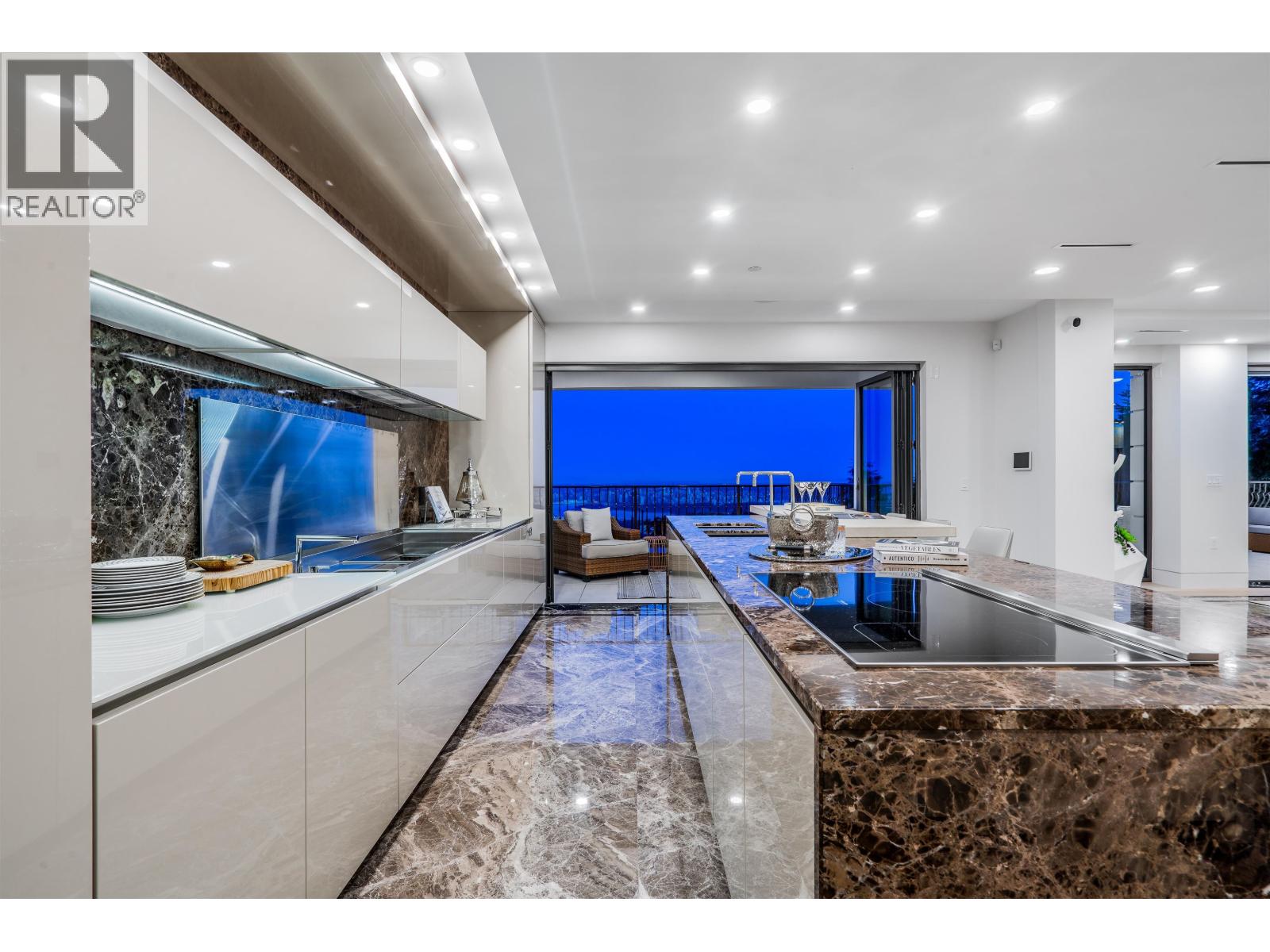 1123 CRESTLINE ROAD, West Vancouver