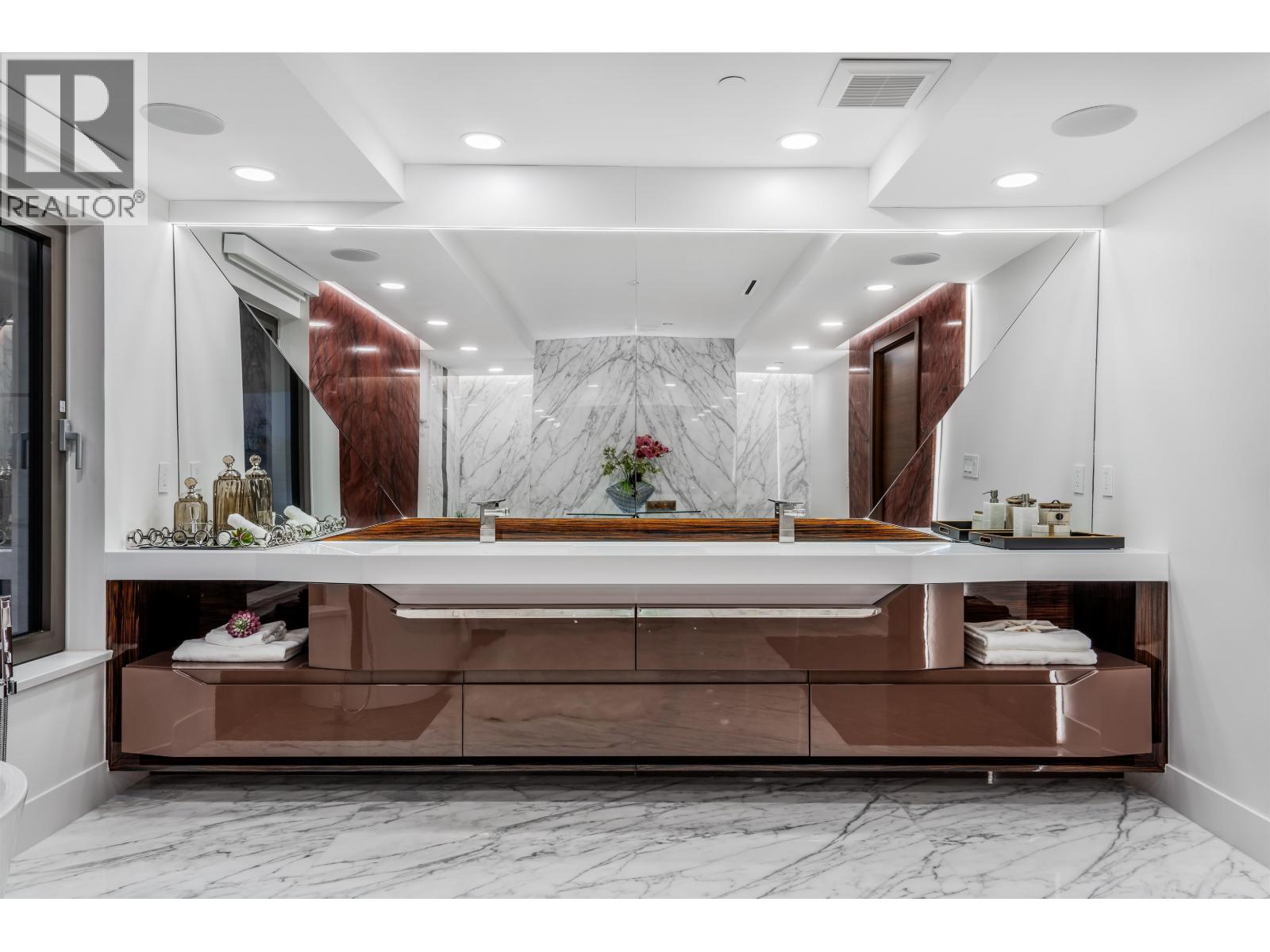 1123 CRESTLINE ROAD, West Vancouver