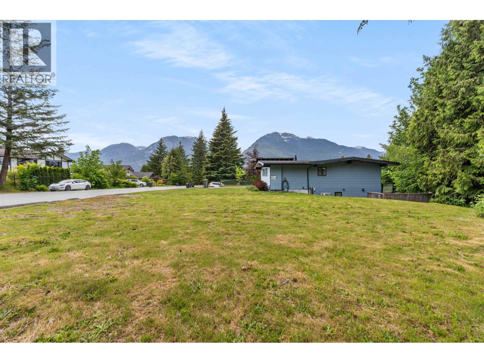 2361 FRIEDEL CRESCENT, Squamish