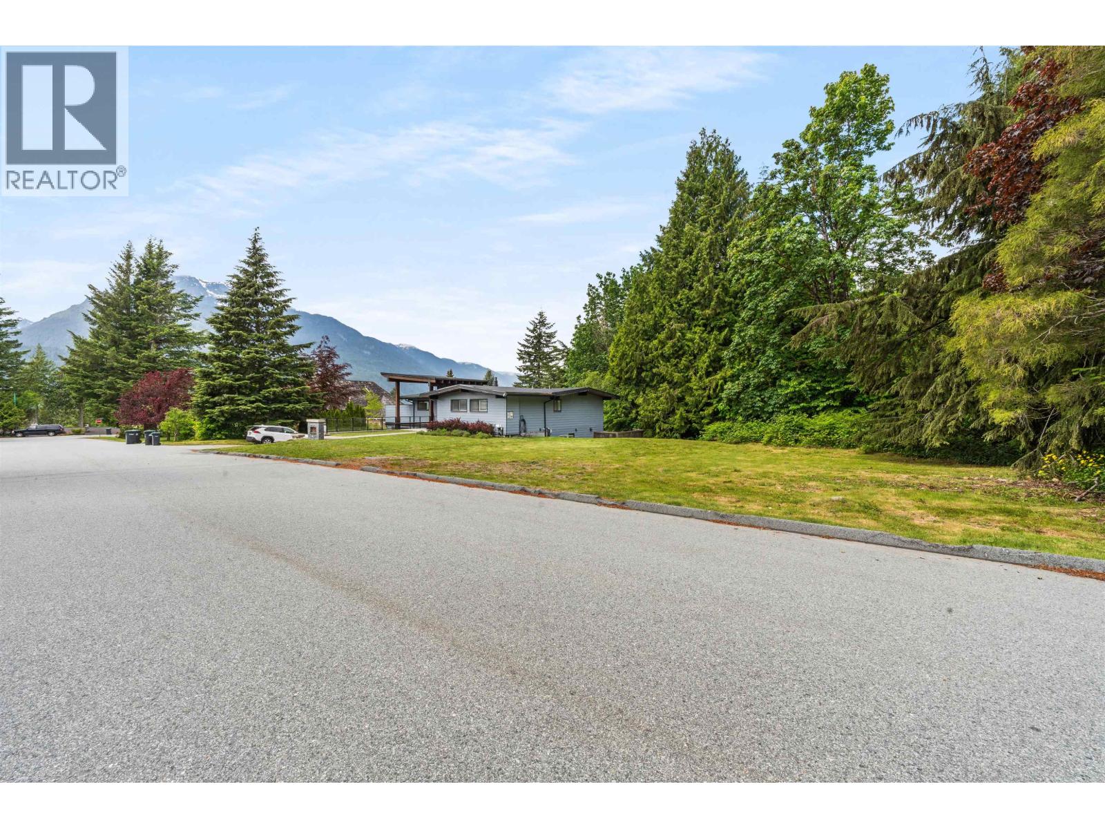 2361 FRIEDEL CRESCENT, Squamish