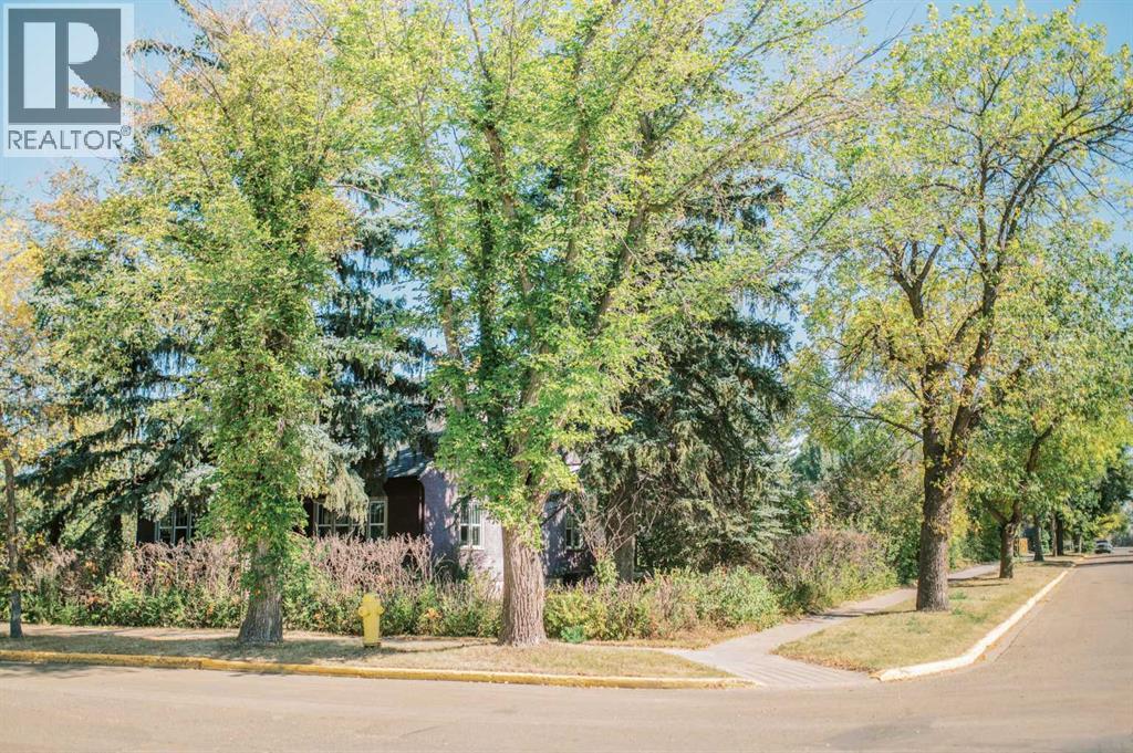 4901 48 Street S - Photo 4 of 50, Stettler, Alberta