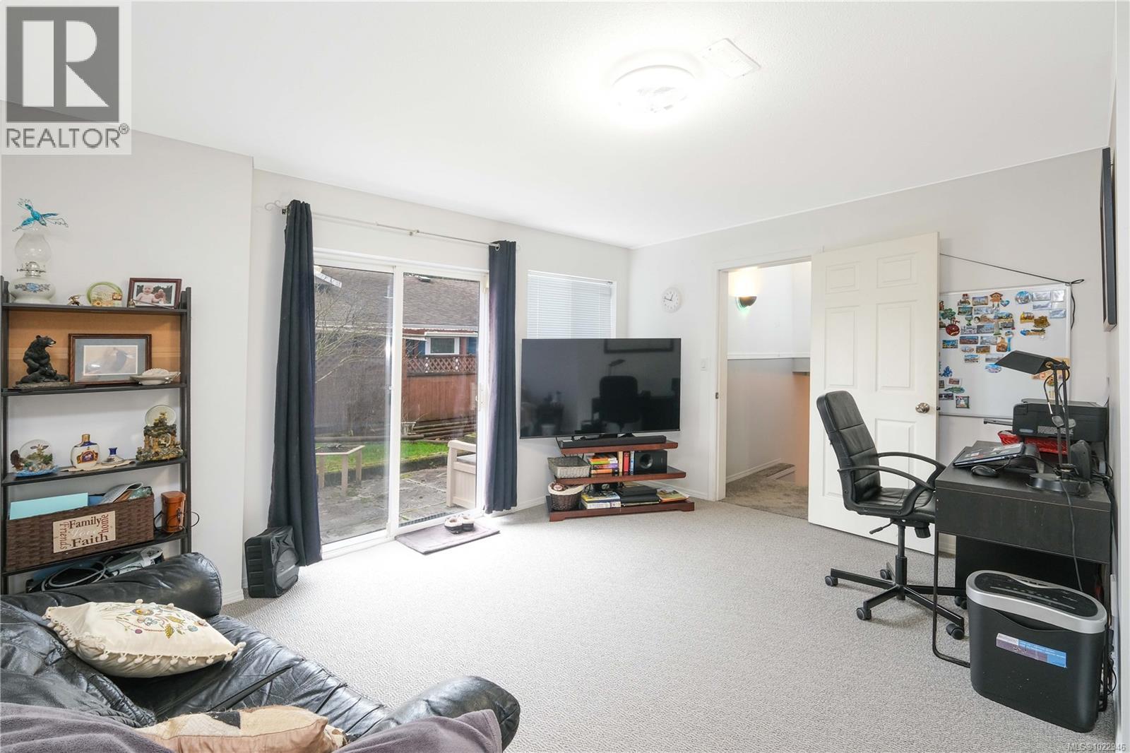 825 Pinecrest Rd - Photo 5 of 35, Campbell River, British Columbia