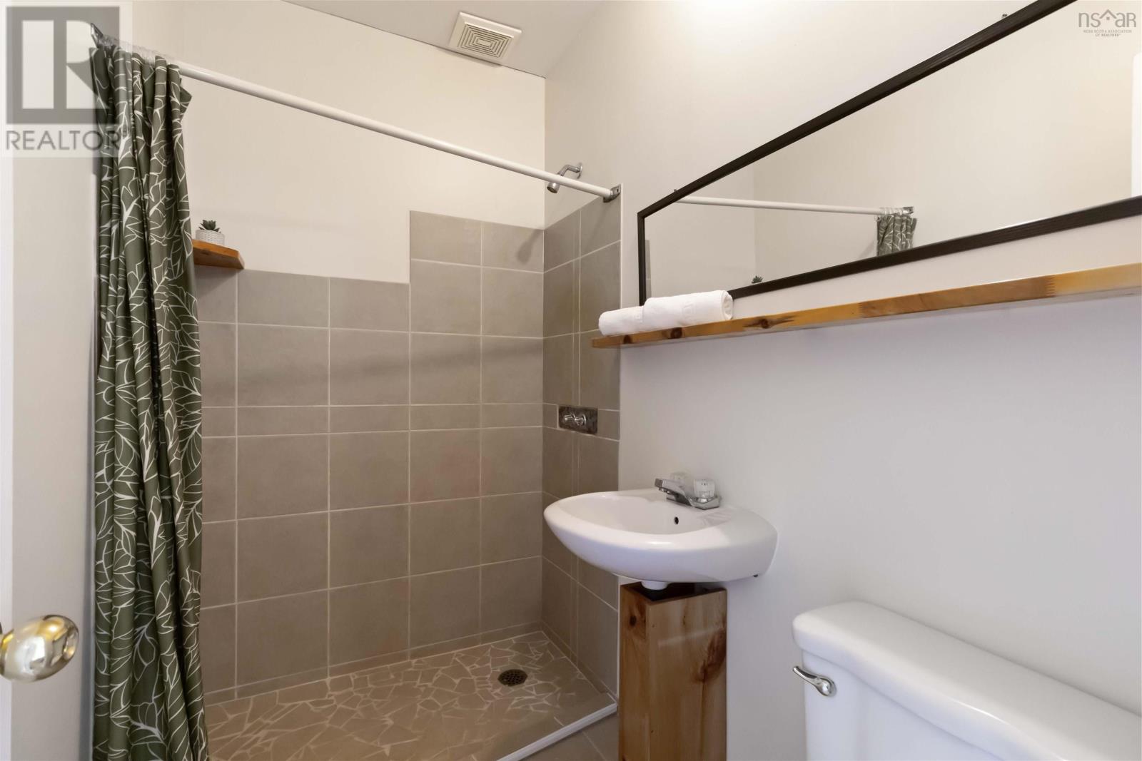 Property 25 of 50 of 48 Schooner Landing