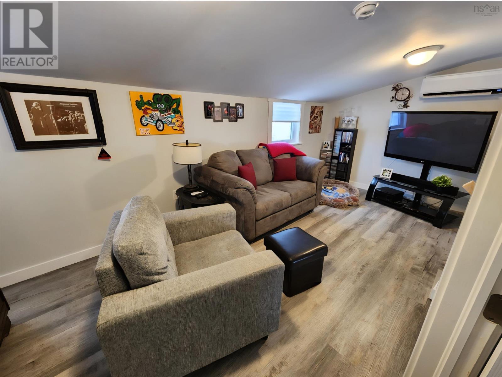 Property 9 of 24 of 2005 EAST PRINCE Street