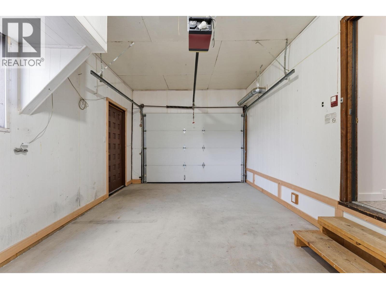 2289 Hayden Place, Armstrong