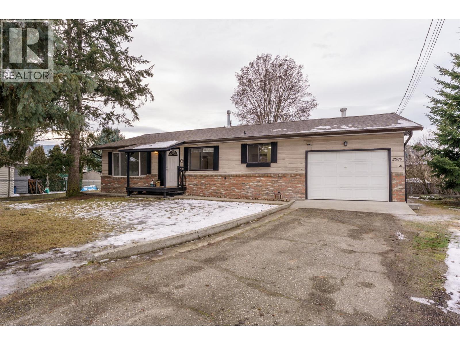 2289 Hayden Place, Armstrong