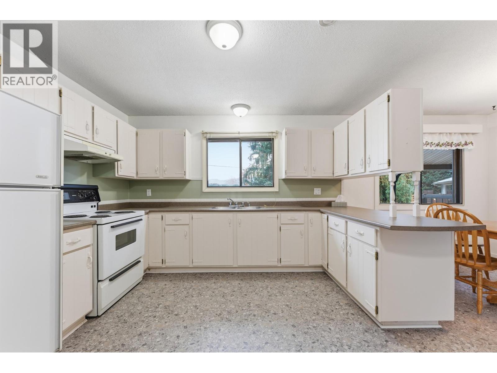 2289 Hayden Place, Armstrong