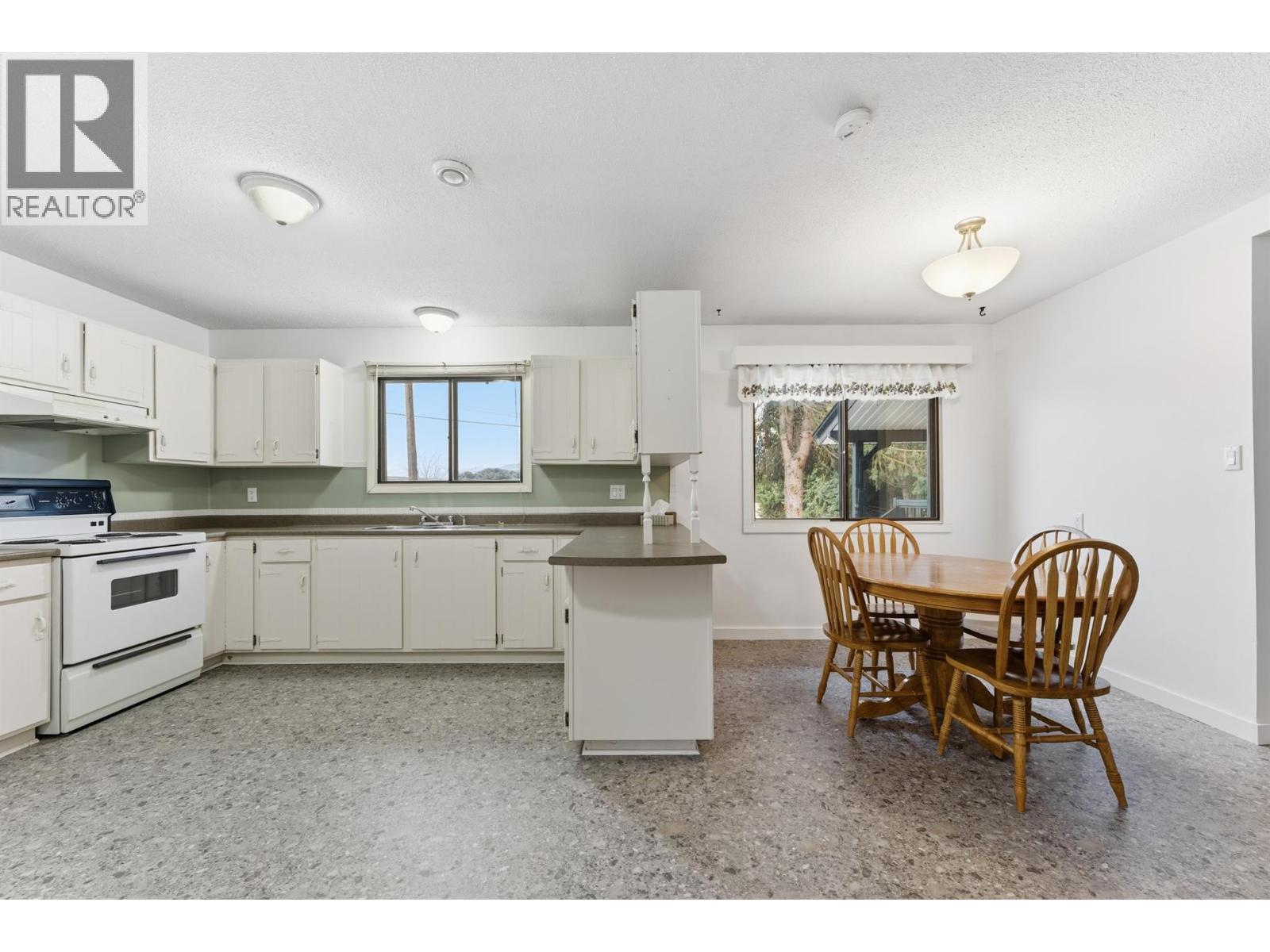 2289 Hayden Place, Armstrong