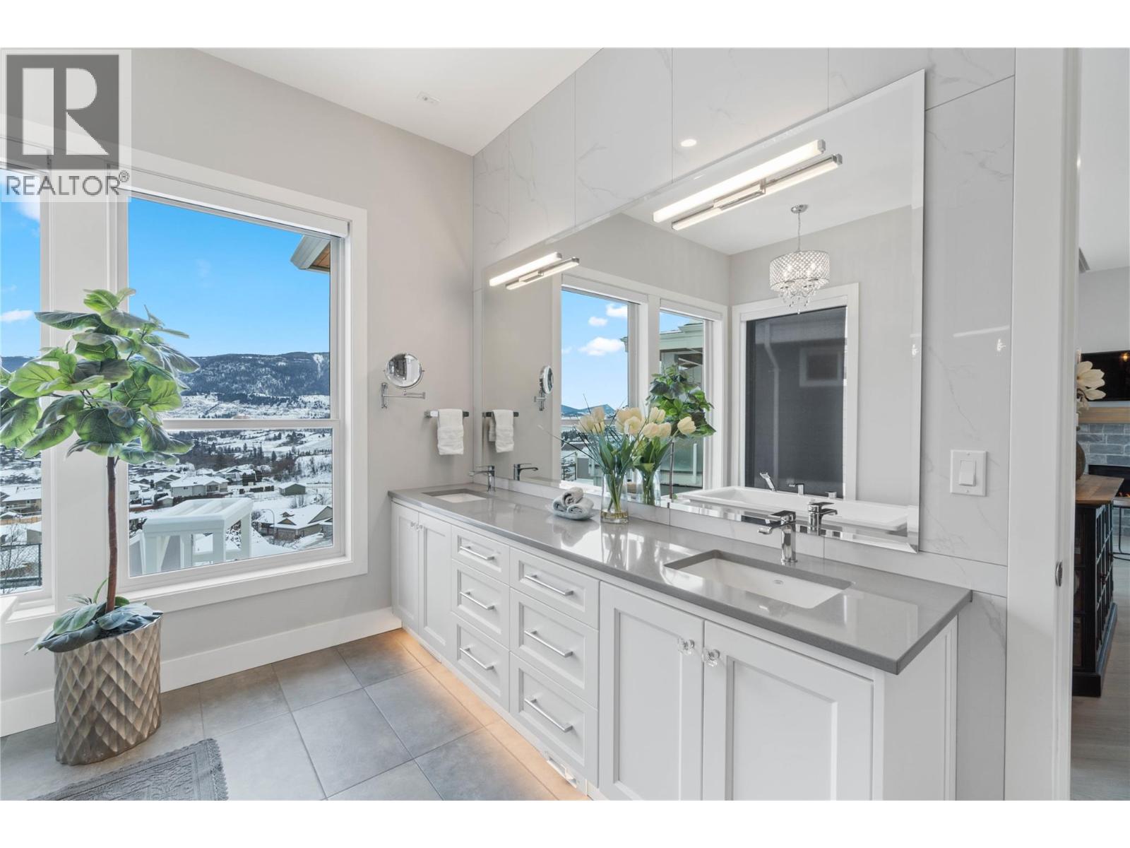 608 Mt Ida Crescent - 23