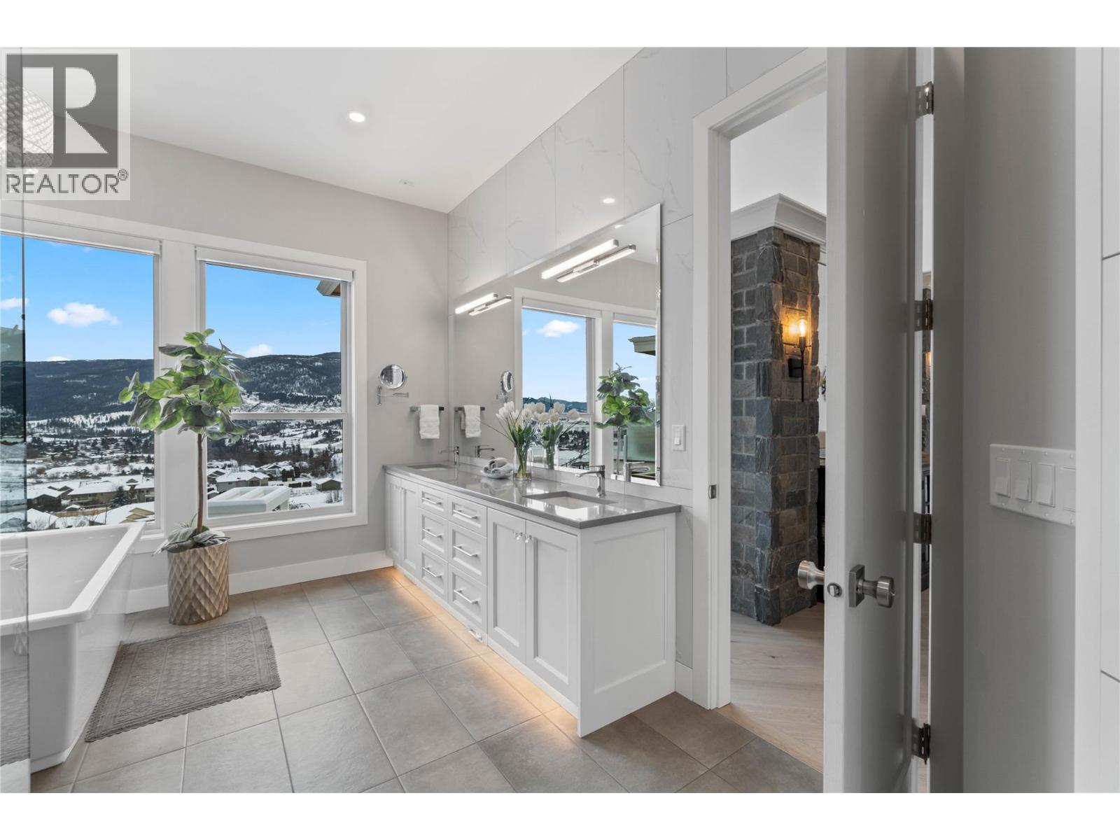 608 Mt Ida Crescent - 22