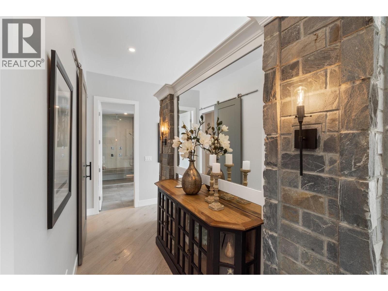 608 Mt Ida Crescent - 21