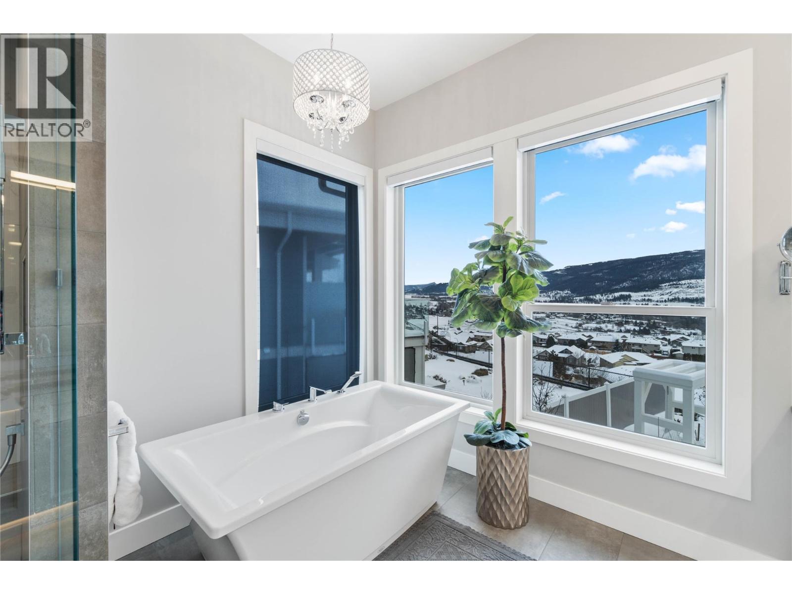 608 Mt Ida Crescent - 24