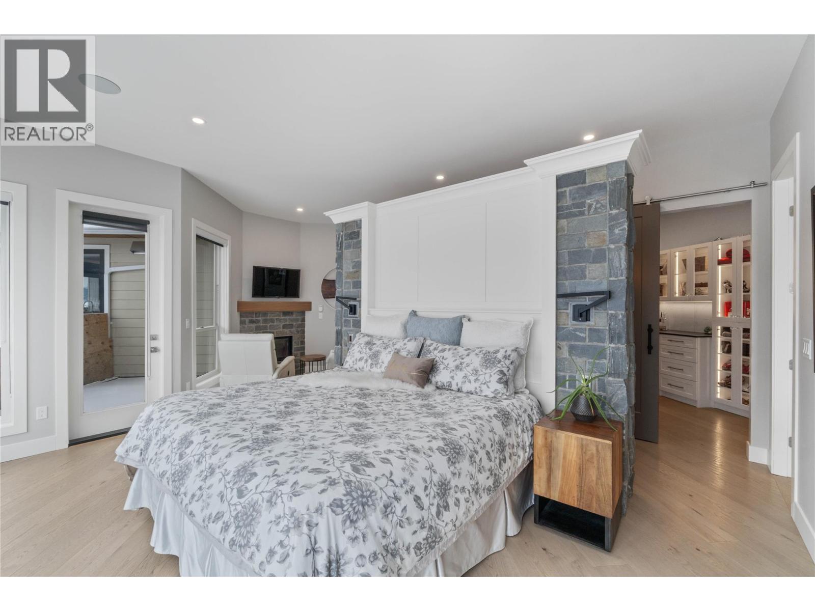 608 Mt Ida Crescent - 19