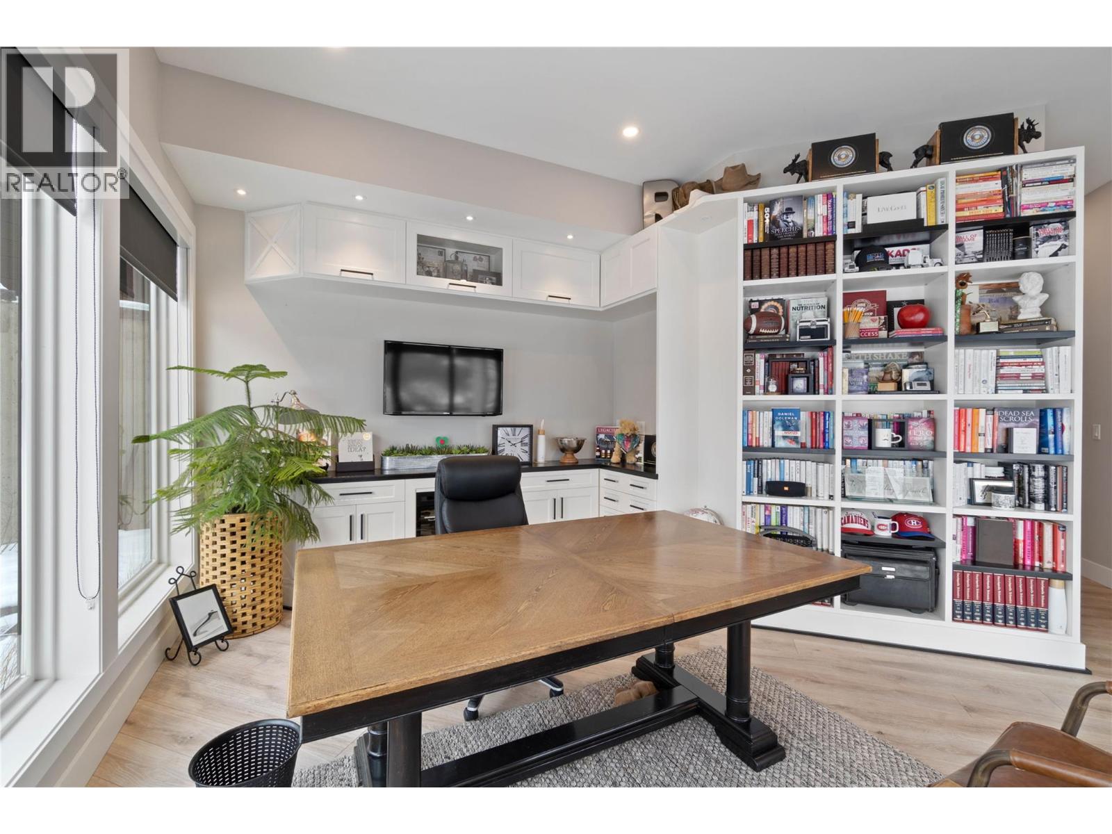 608 Mt Ida Crescent - 39