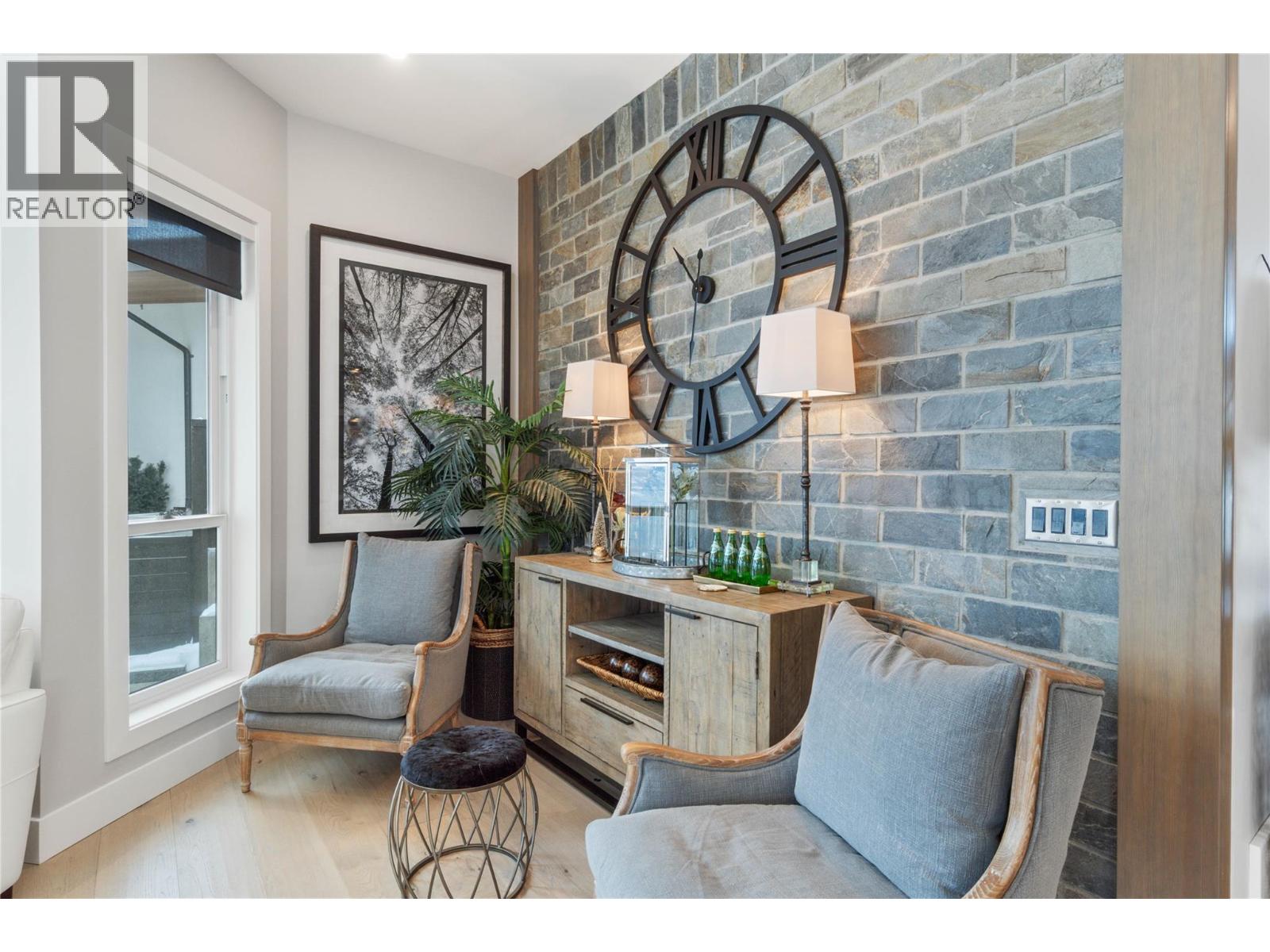 608 Mt Ida Crescent - 14