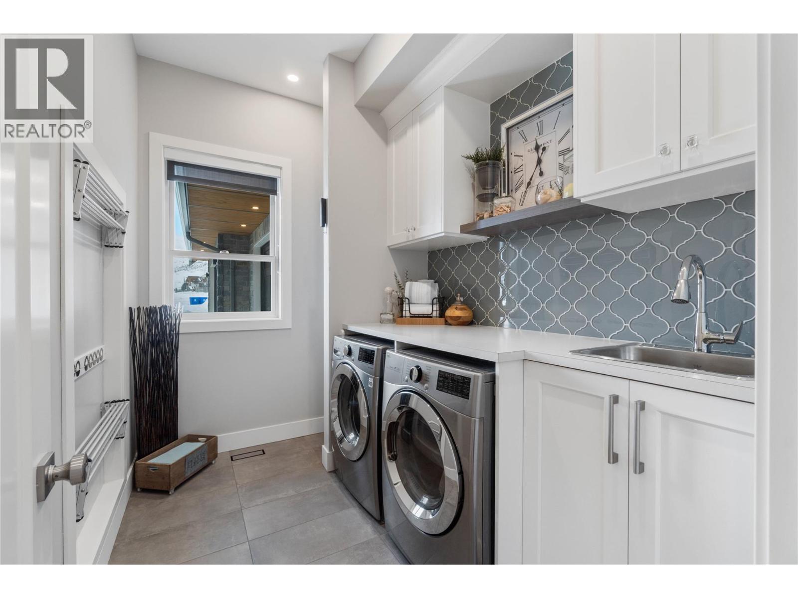 608 Mt Ida Crescent - 29