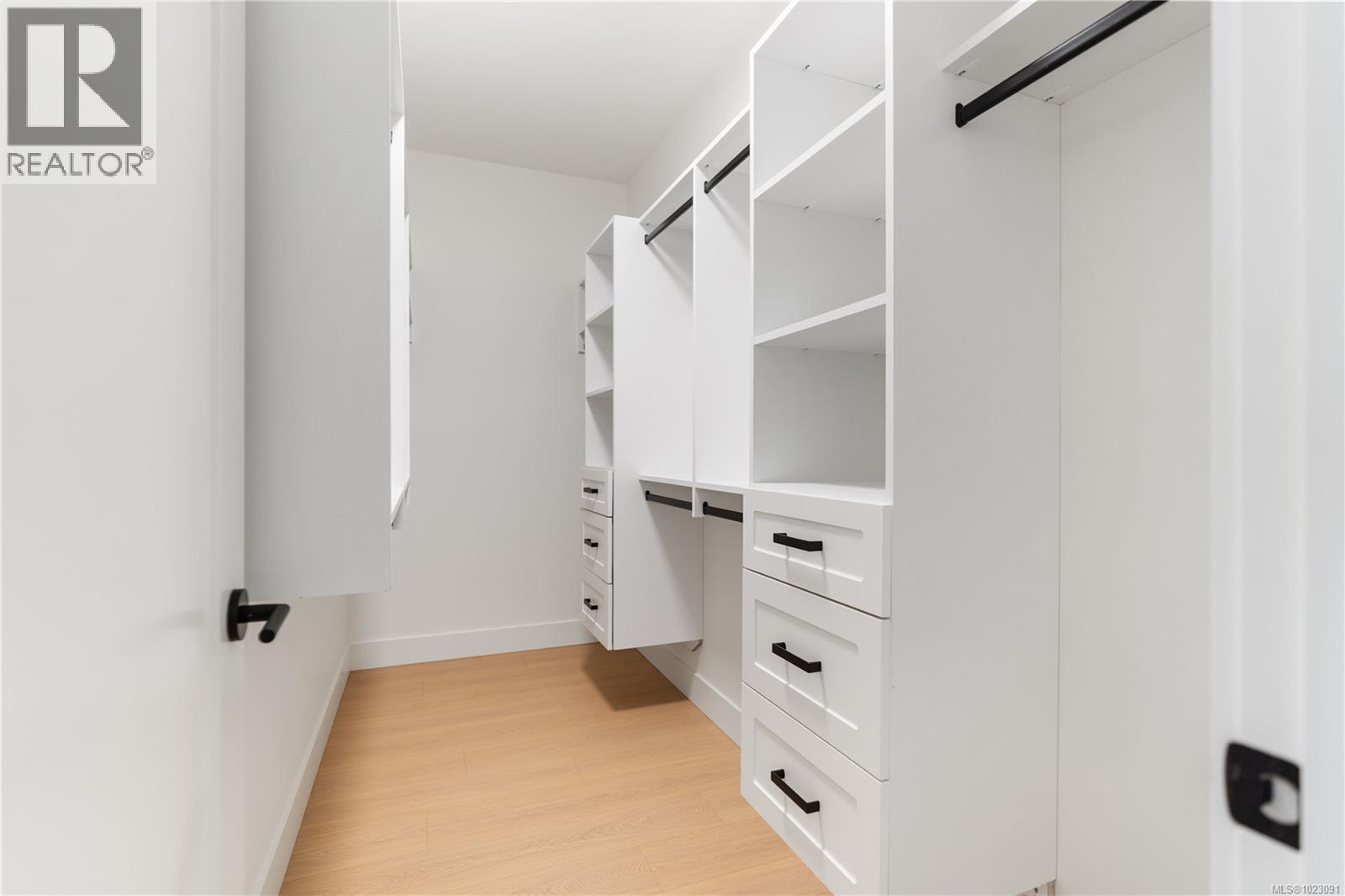  613 Madrona Place, Langford