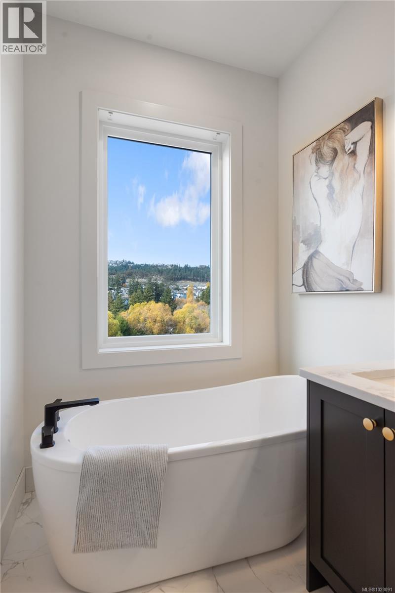  613 Madrona Place, Langford