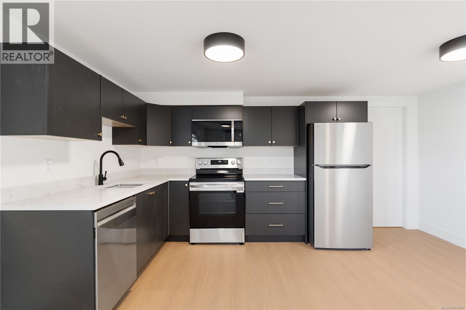  613 Madrona Place, Langford