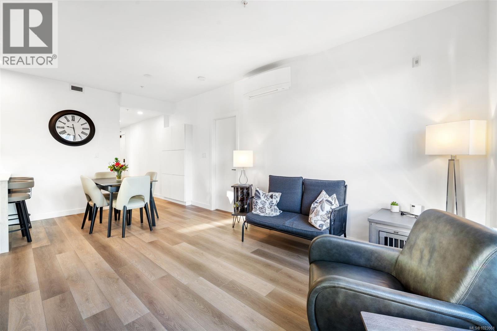 100 3564B Ryder Hesjedal Way, Colwood