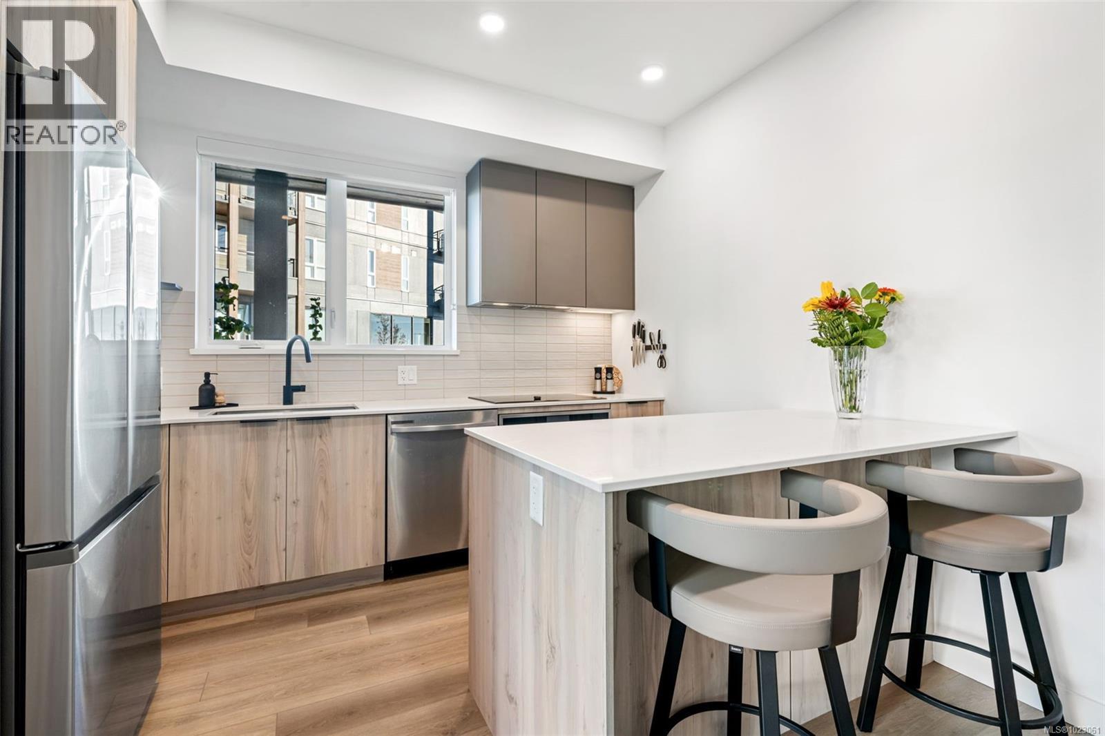 100 3564B Ryder Hesjedal Way, Colwood