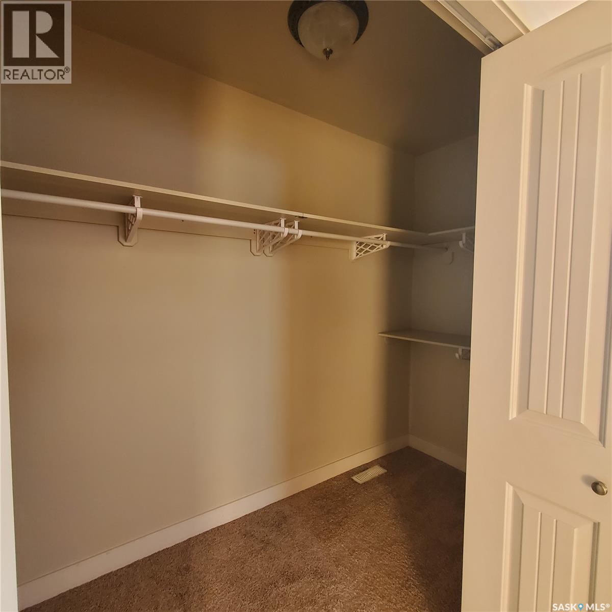 28 1703 Patrick CRESCENT — photo 14