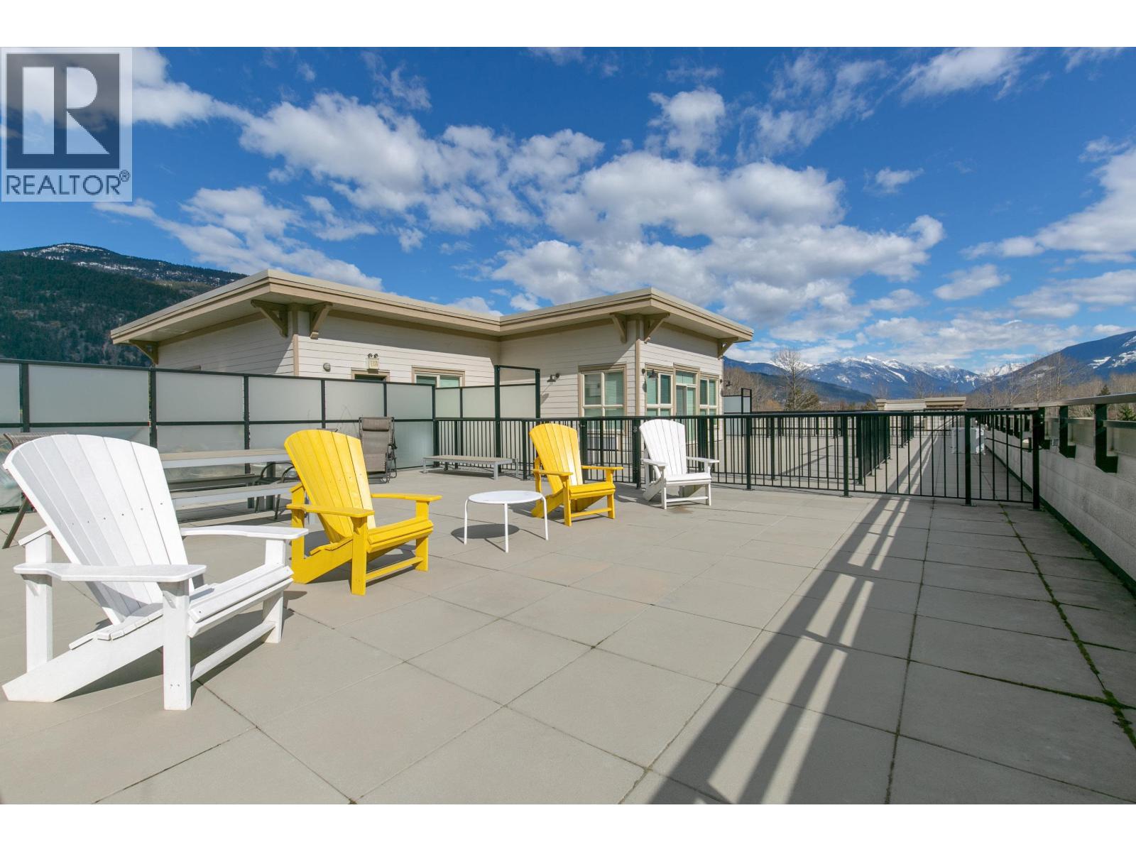 209 7445 FRONTIER STREET, Pemberton