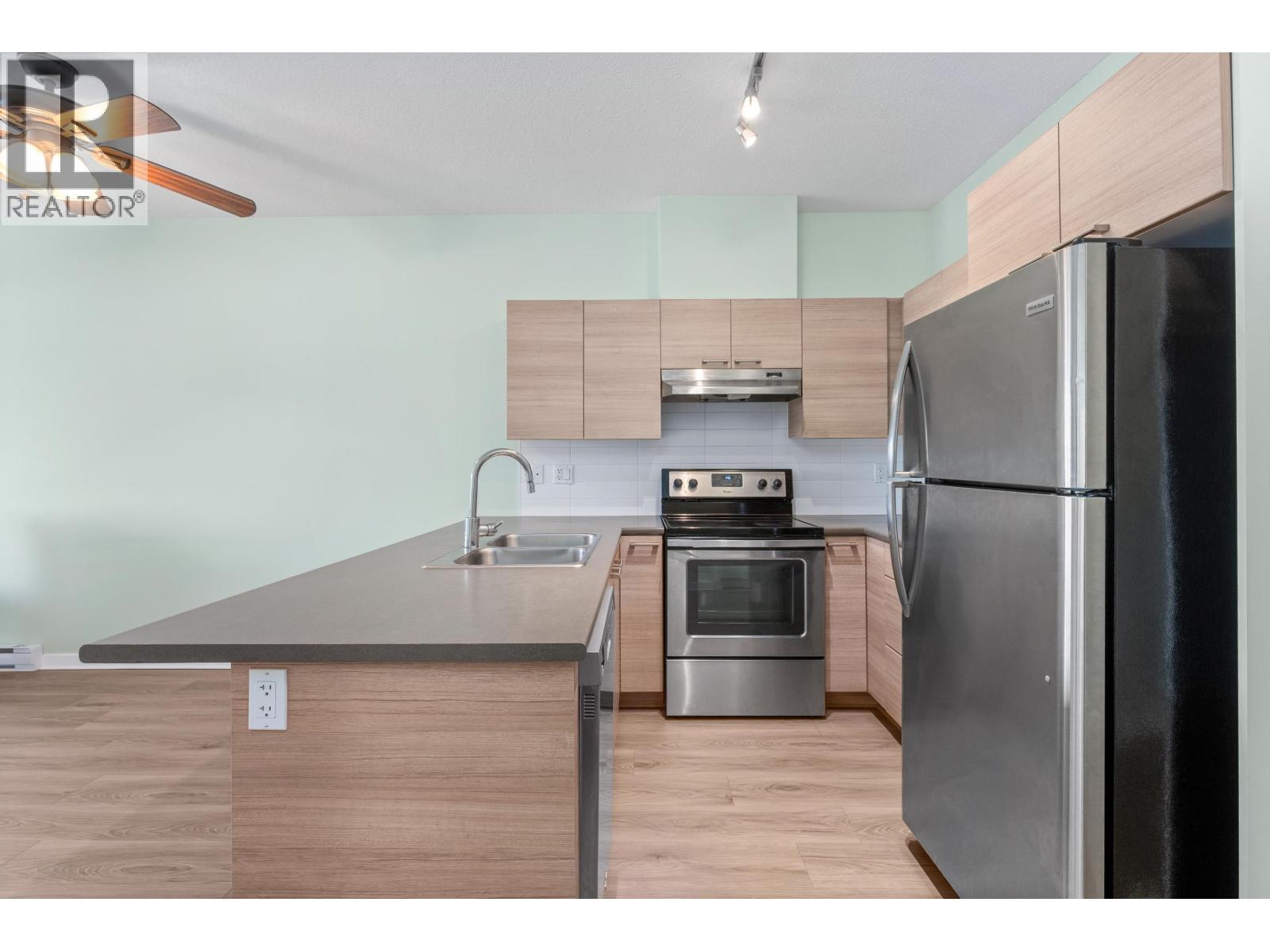 209 7445 FRONTIER STREET, Pemberton