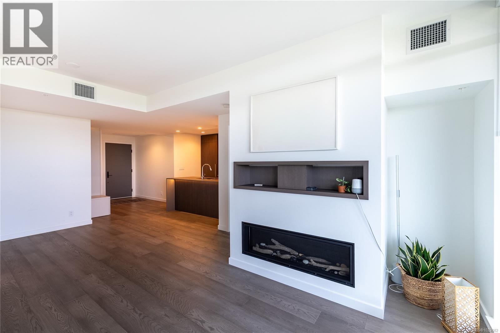 1006 2000 Hannington Road, Langford